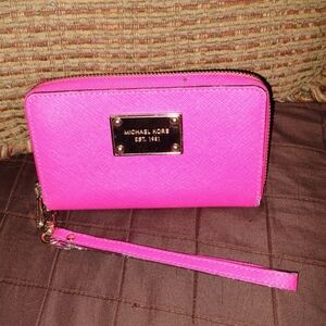 Michael Kors wallet/wristlet